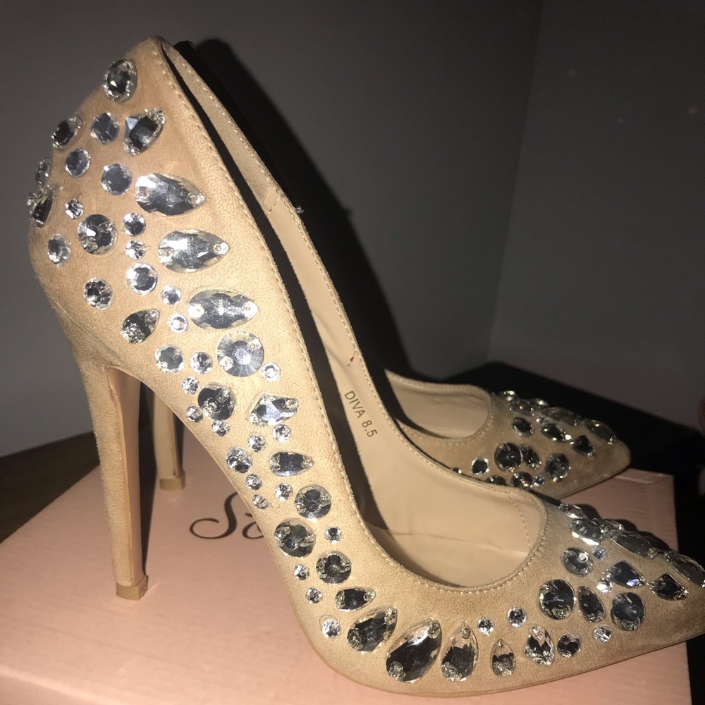 Prince$$ Diva Nude Bling Pumps